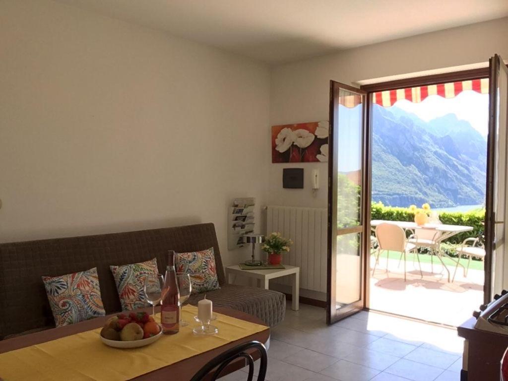 Irina'S House With View On Like And Swimming Pool Apartment Riva di Solto Exterior photo